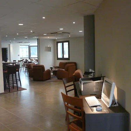 Hotel Escale Oceania Nantes 3*