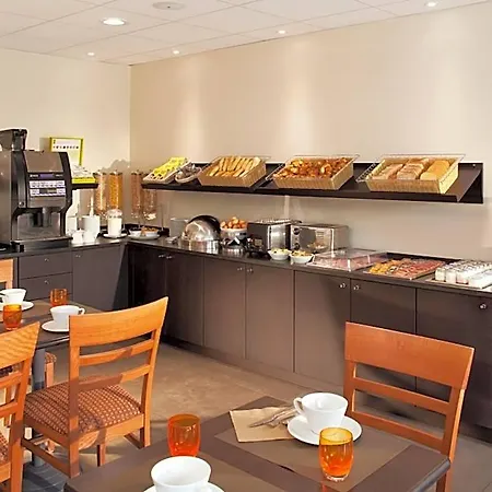 Escale Oceania Nantes Aeroport Hotel 3*