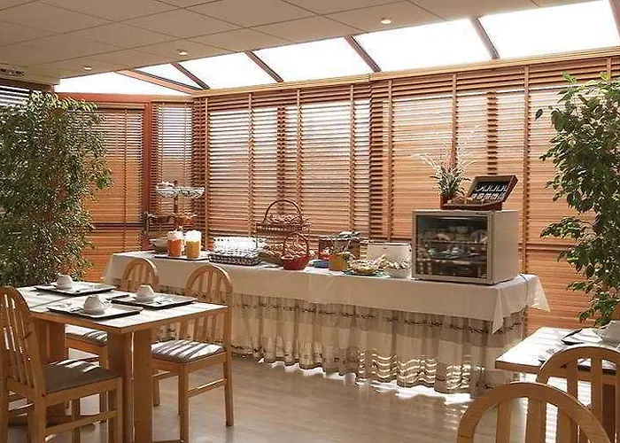 Escale Oceania Nantes Aeroport Hotel